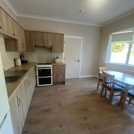 Yeats Lodge Self Catering Apartment And Bar Galway Eksteriør bilde