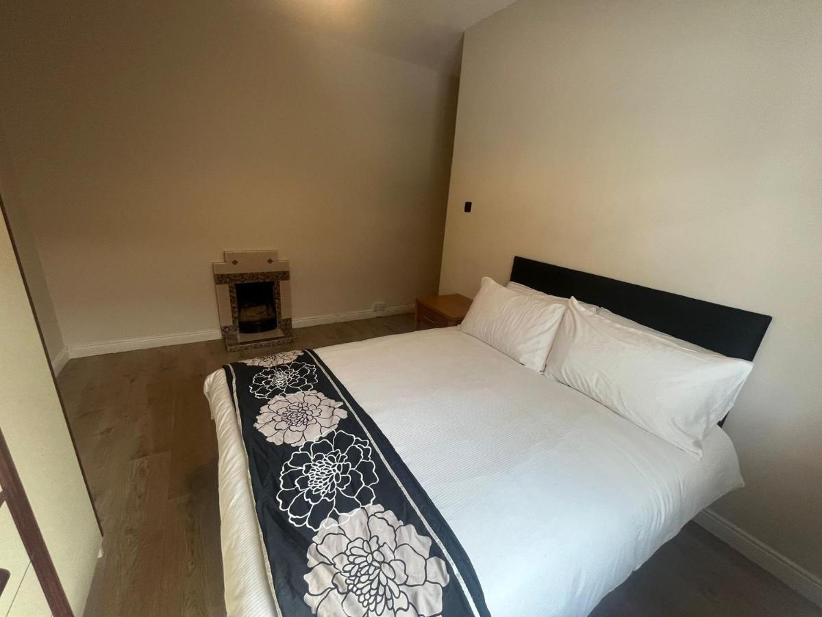 Yeats Lodge Self Catering Apartment And Bar Galway Eksteriør bilde