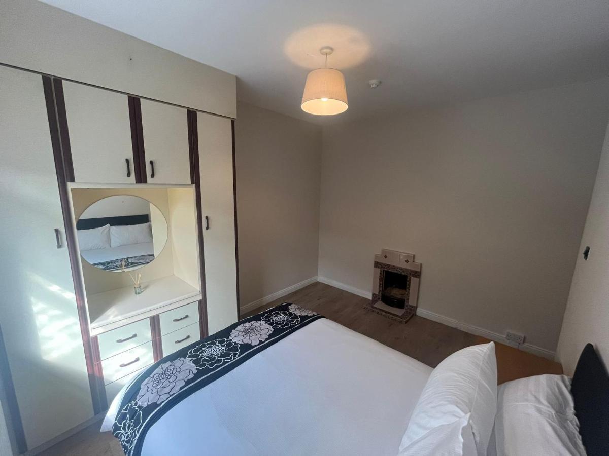 Yeats Lodge Self Catering Apartment And Bar Galway Eksteriør bilde