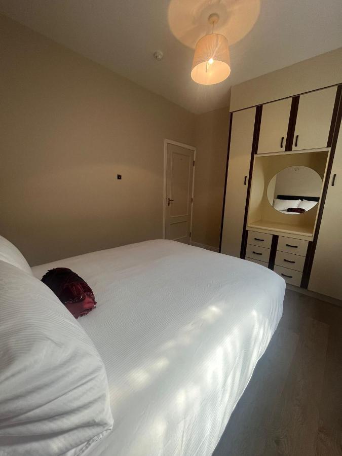 Yeats Lodge Self Catering Apartment And Bar Galway Eksteriør bilde