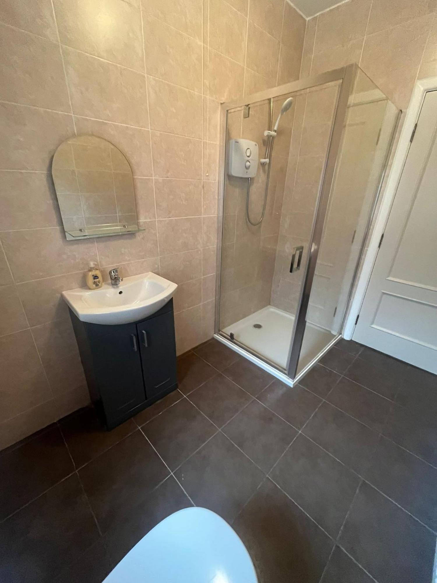 Yeats Lodge Self Catering Apartment And Bar Galway Eksteriør bilde