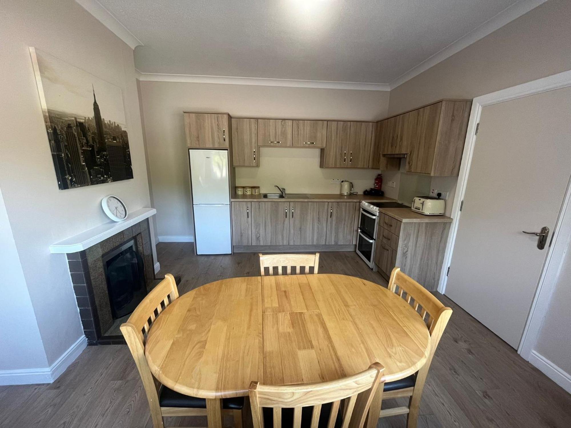 Yeats Lodge Self Catering Apartment And Bar Galway Eksteriør bilde