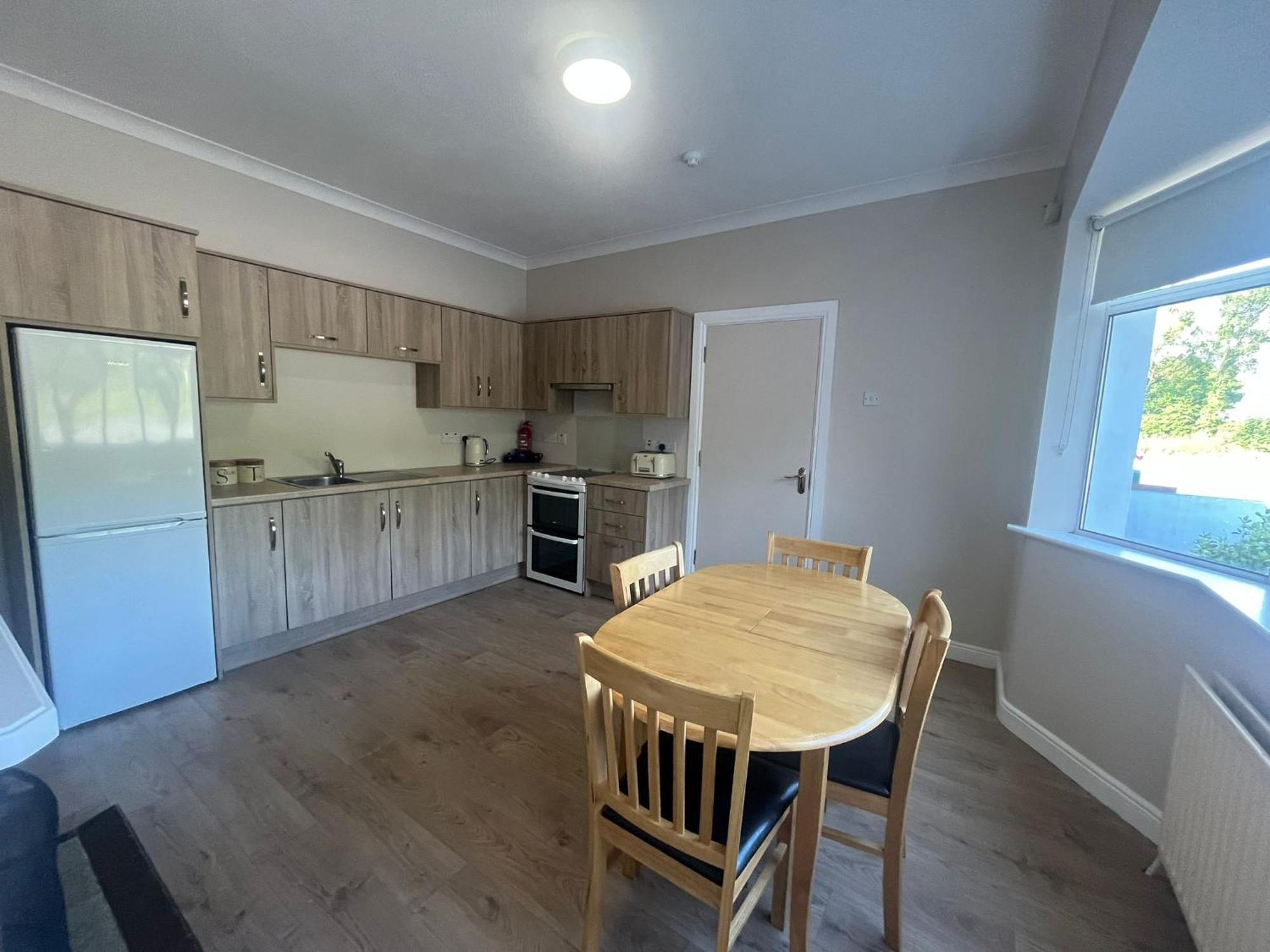 Yeats Lodge Self Catering Apartment And Bar Galway Eksteriør bilde