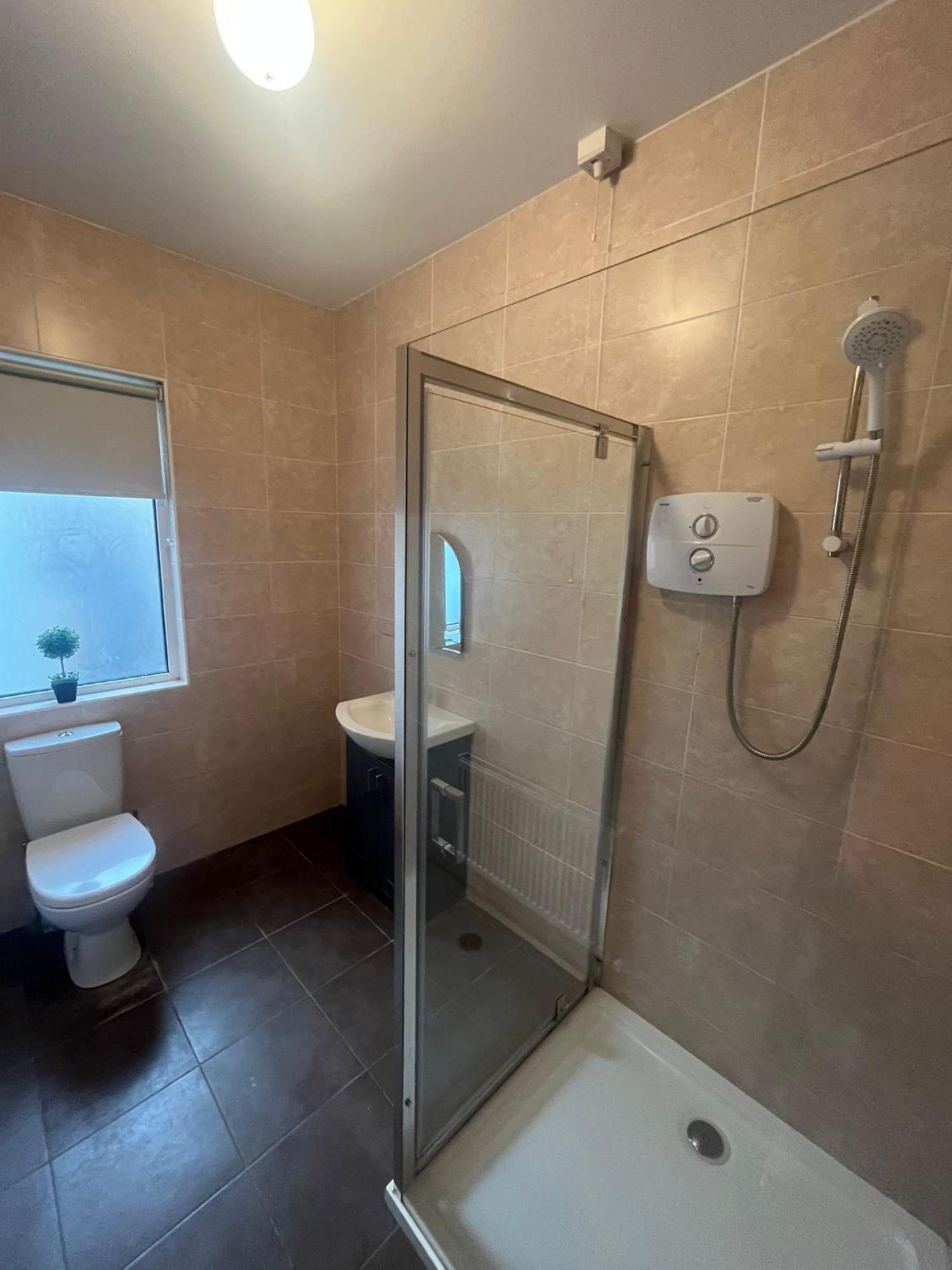Yeats Lodge Self Catering Apartment And Bar Galway Eksteriør bilde